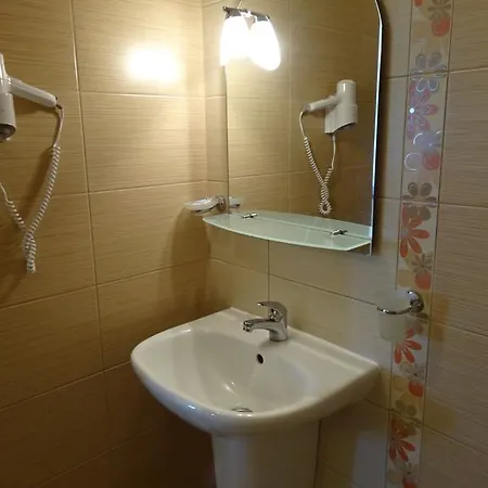 招待所 Kamelia 阿赫托波尔