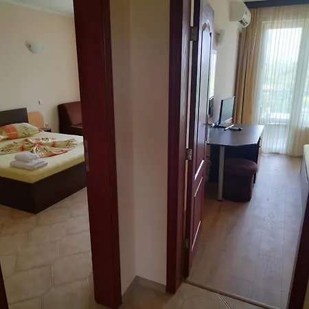 Kamelia Гостевой дом 4*